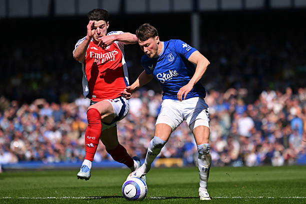 仅巩固了他 仅巩固了他